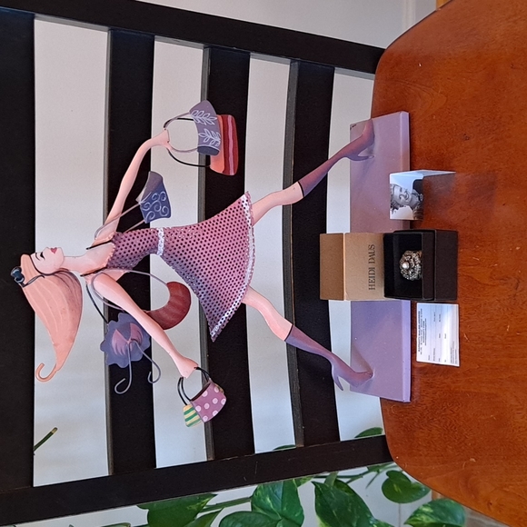 Heidi Daus vintage ring all warranty and paperwork original box! Size 9 - Picture 2 of 6